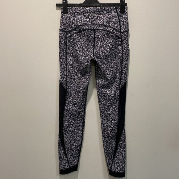 Lululemon Sole Training 7/8 TightDaisy Dust Alpine White Black / Black Size 6 - Picture 12 of 16